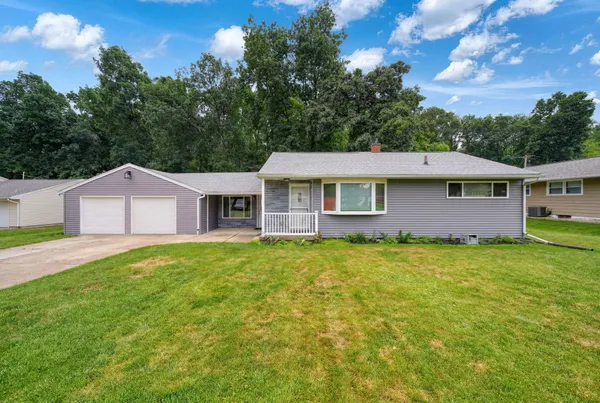 $249,500 | 1511 Strathmoor Lane, Jackson, MI 49203