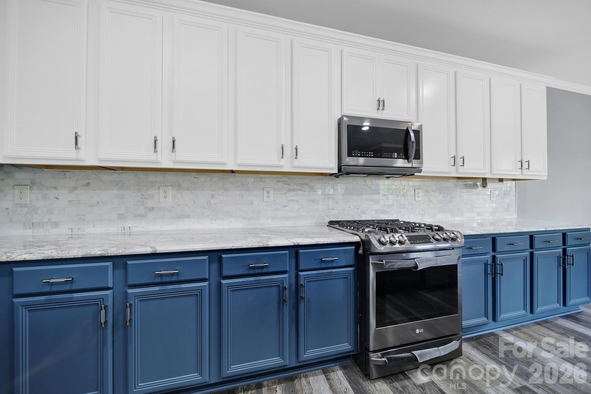 325 Mt Side Way Fort Mill, SC 29715 - Photo 16 of 48