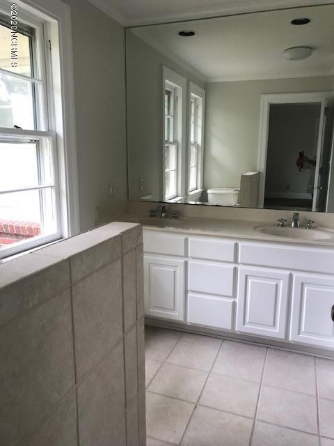 809 Rountree Street Kinston, NC 28501 - Photo 11 of 16 809 Rountree IMG_8003