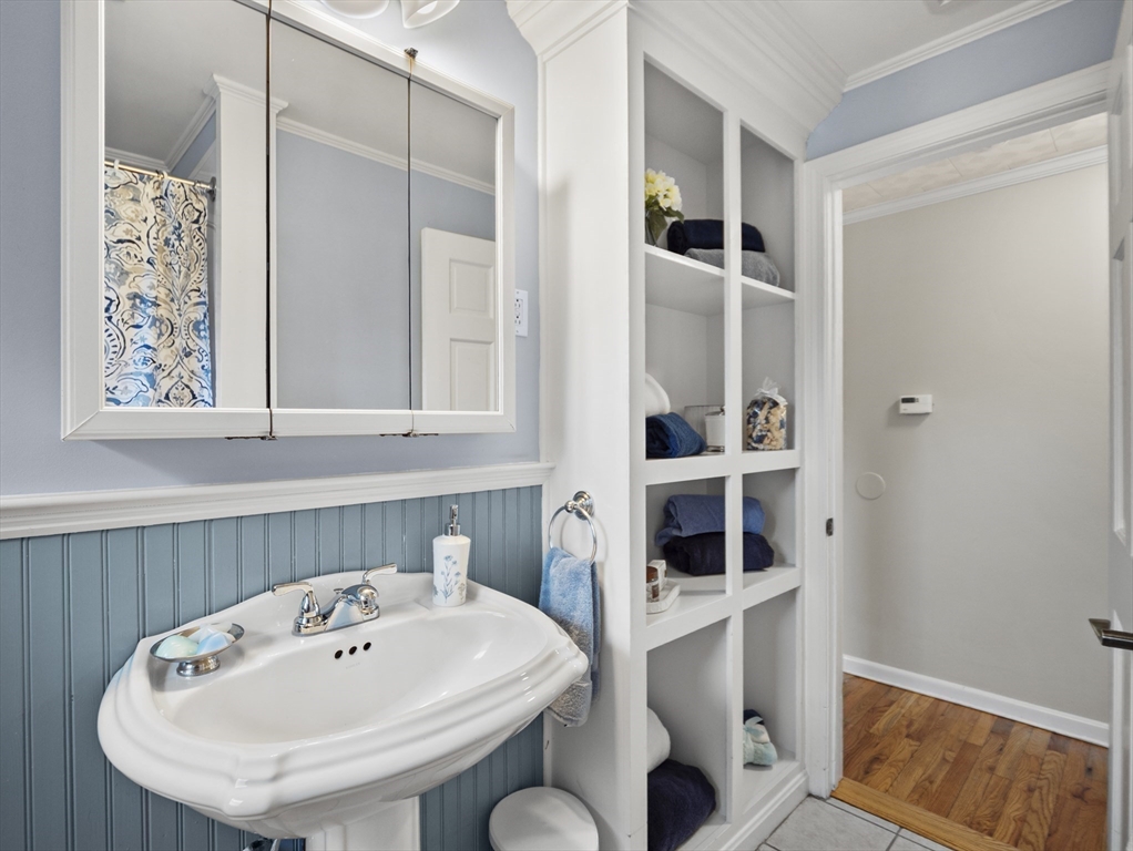 85 Dalton Road Chelmsford, MA 01824 - Photo 23 of 39 a bathroom with a sink and a mirror