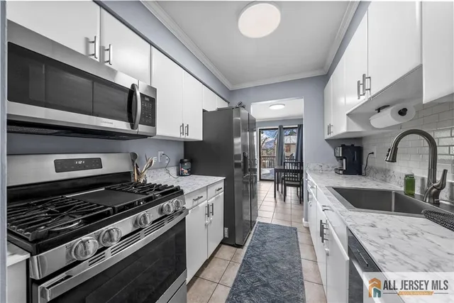 $469,900 | 155 Penn Court, Unit 136, Old Bridge, NJ 07747