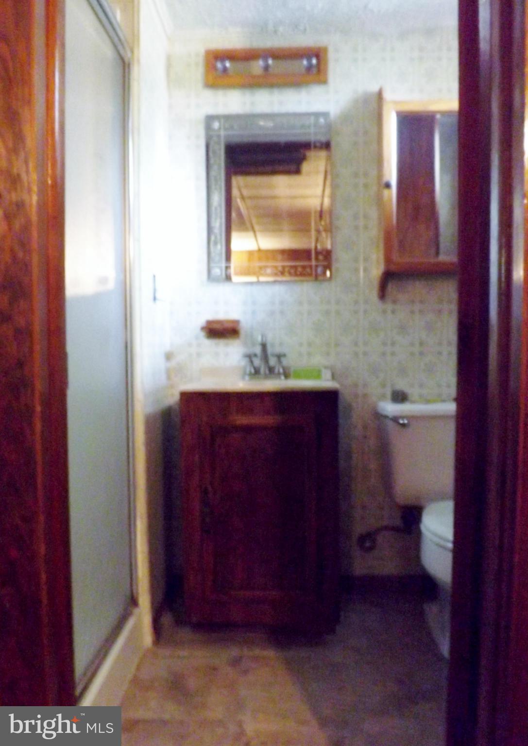 9809 East Light Drive Silver Spring, MD 20903 - Photo 23 of 27 Bath