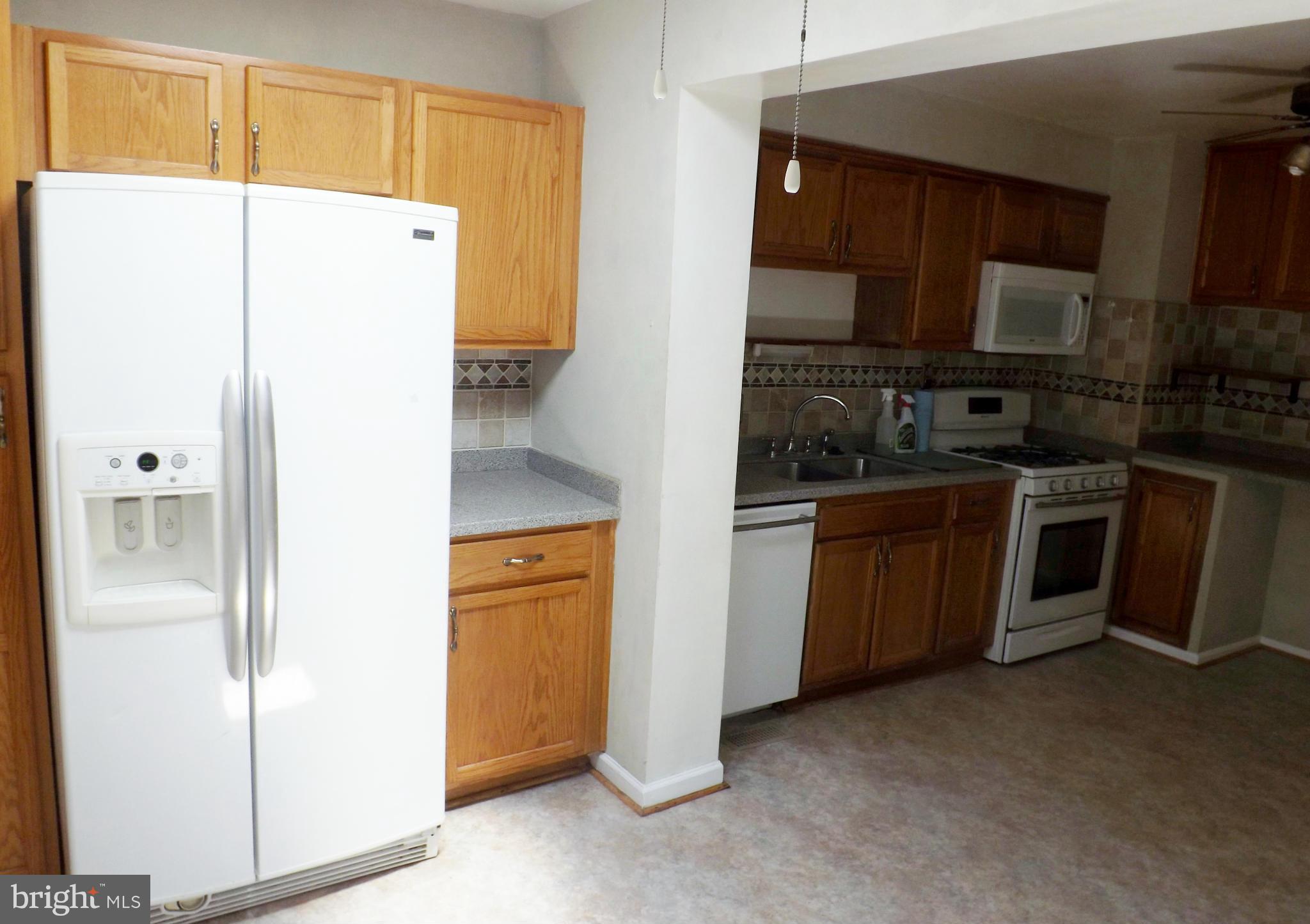 9809 East Light Drive Silver Spring, MD 20903 - Photo 7 of 27 Kitchen