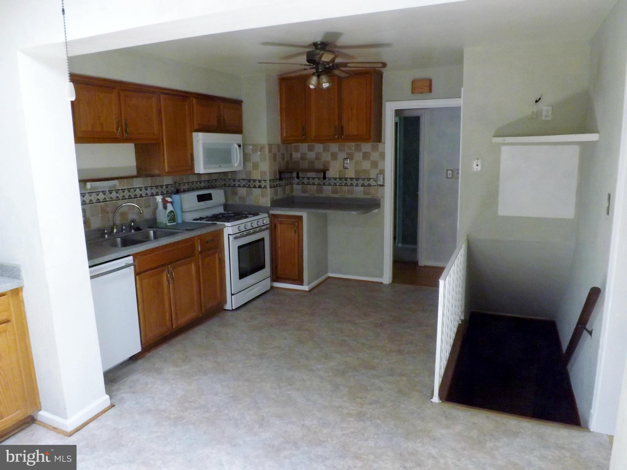 9809 East Light Drive Silver Spring, MD 20903 - Photo 9 of 27 Kitchen