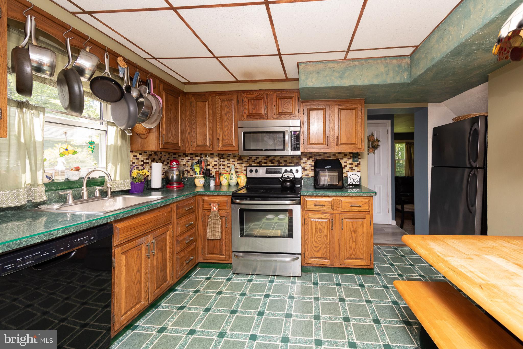 2363 Mole Road Secane, PA 19018 - Photo 9 of 28 Gallery Image 9