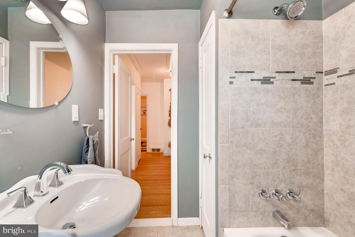 8417 Greenway Road Towson, MD 21286 - Photo 20 of 30 FULL BATHROOM