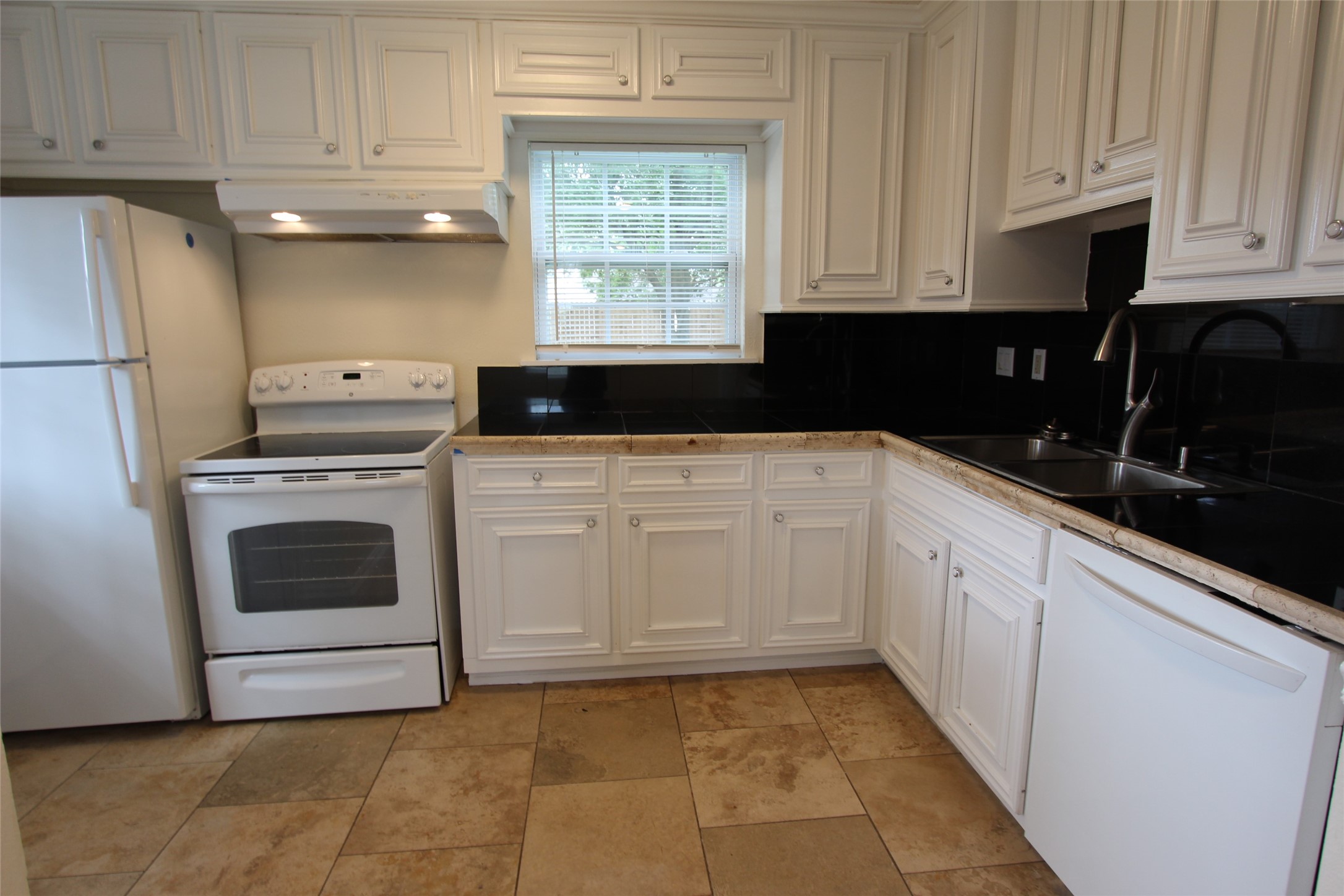 6630 Corbin Street Houston, TX 77055 - Photo 4 of 13