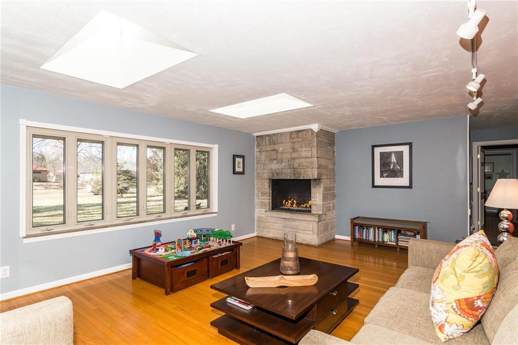 8657 Cholla Road Indianapolis, IN 46240 - Photo 2 of 21 Gallery Image 2