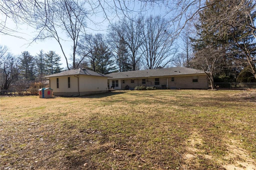 8657 Cholla Road Indianapolis, IN 46240 - Photo 17 of 21 Gallery Image 17
