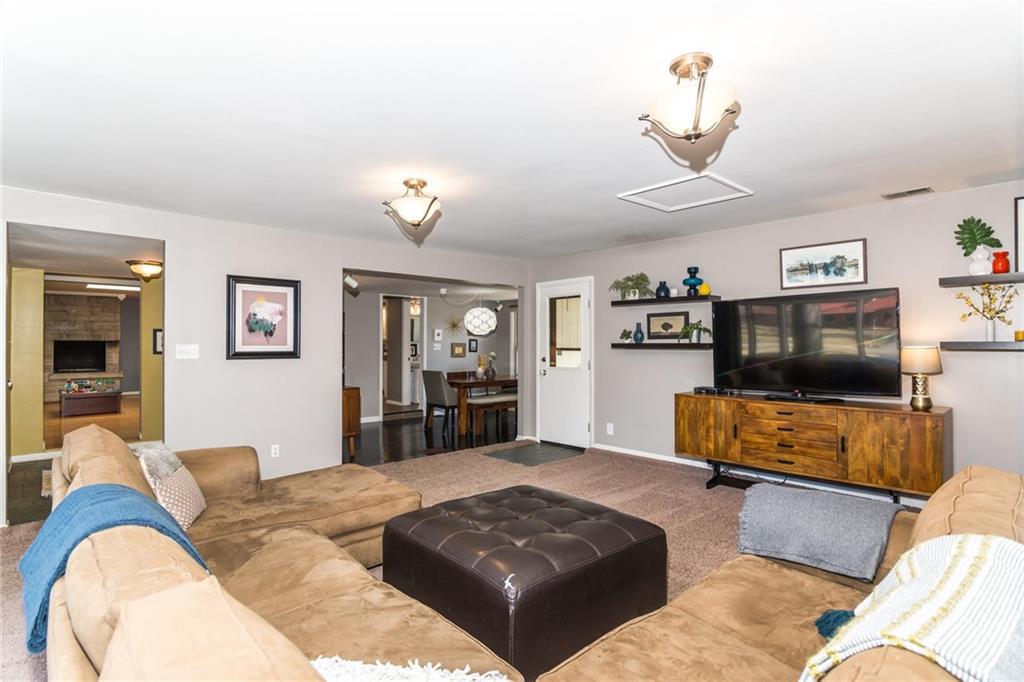 8657 Cholla Road Indianapolis, IN 46240 - Photo 3 of 21 Gallery Image 3