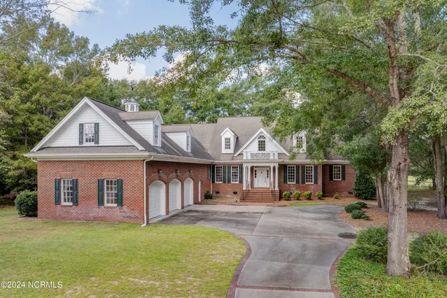 $1,060,000 | 140 River Woods Drive, Wallace, NC 28466