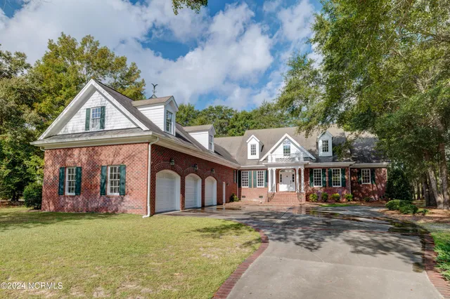 $1,060,000 | 140 River Woods Drive, Wallace, NC 28466
