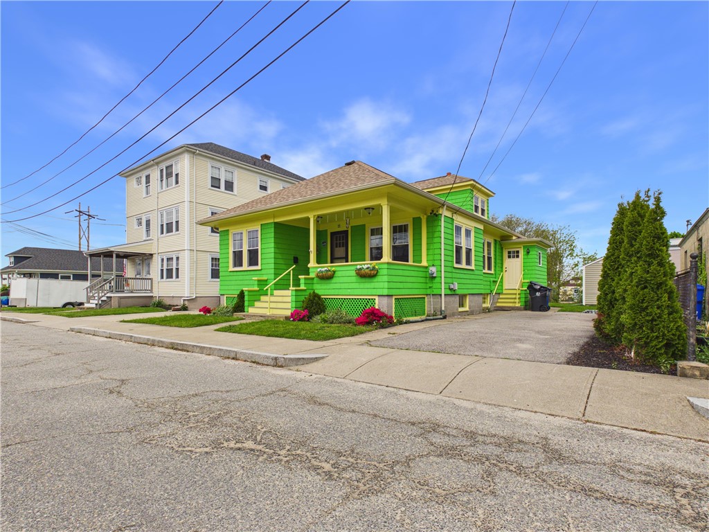 11 Hall Avenue Warren, RI 02885 - Photo 15 of 24