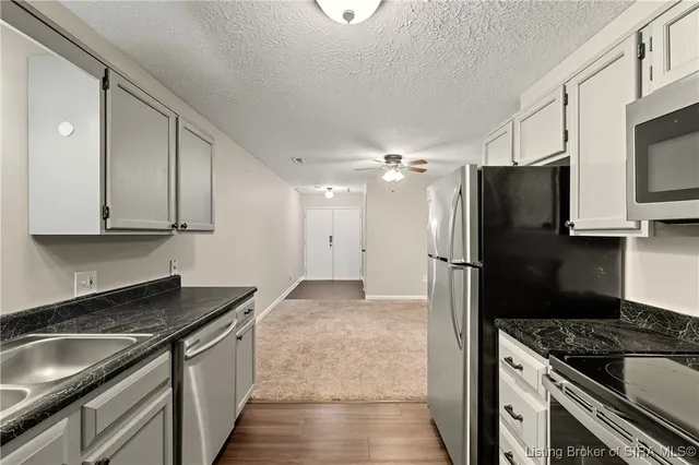 $142,500 | 213 Colonial Club Drive, New Albany, IN 47150