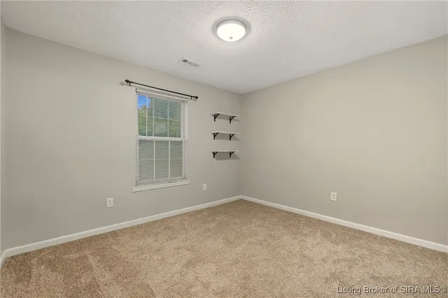 $142,500 | 213 Colonial Club Drive, New Albany, IN 47150