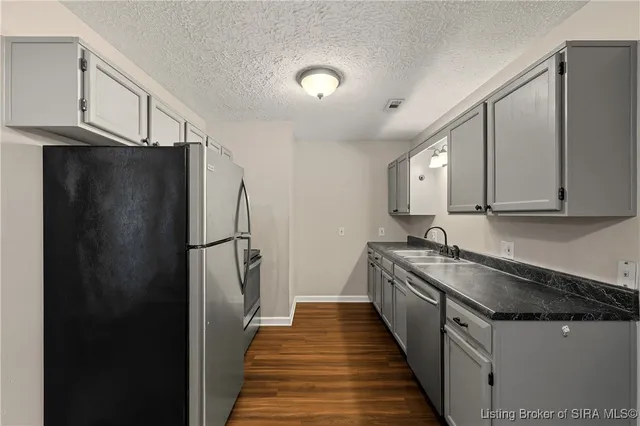 $142,500 | 213 Colonial Club Drive, New Albany, IN 47150