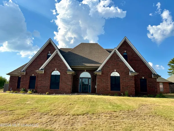 $310,999 | 4651 Alden Lake Drive West, Horn Lake, MS 38637