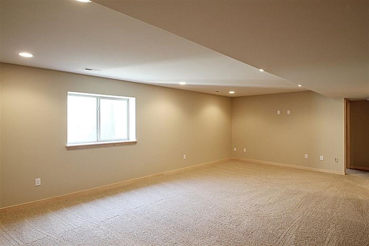 1008 Wood Lily Road Solon, IA 52333 - Photo 7 of 25 Gallery Image 7