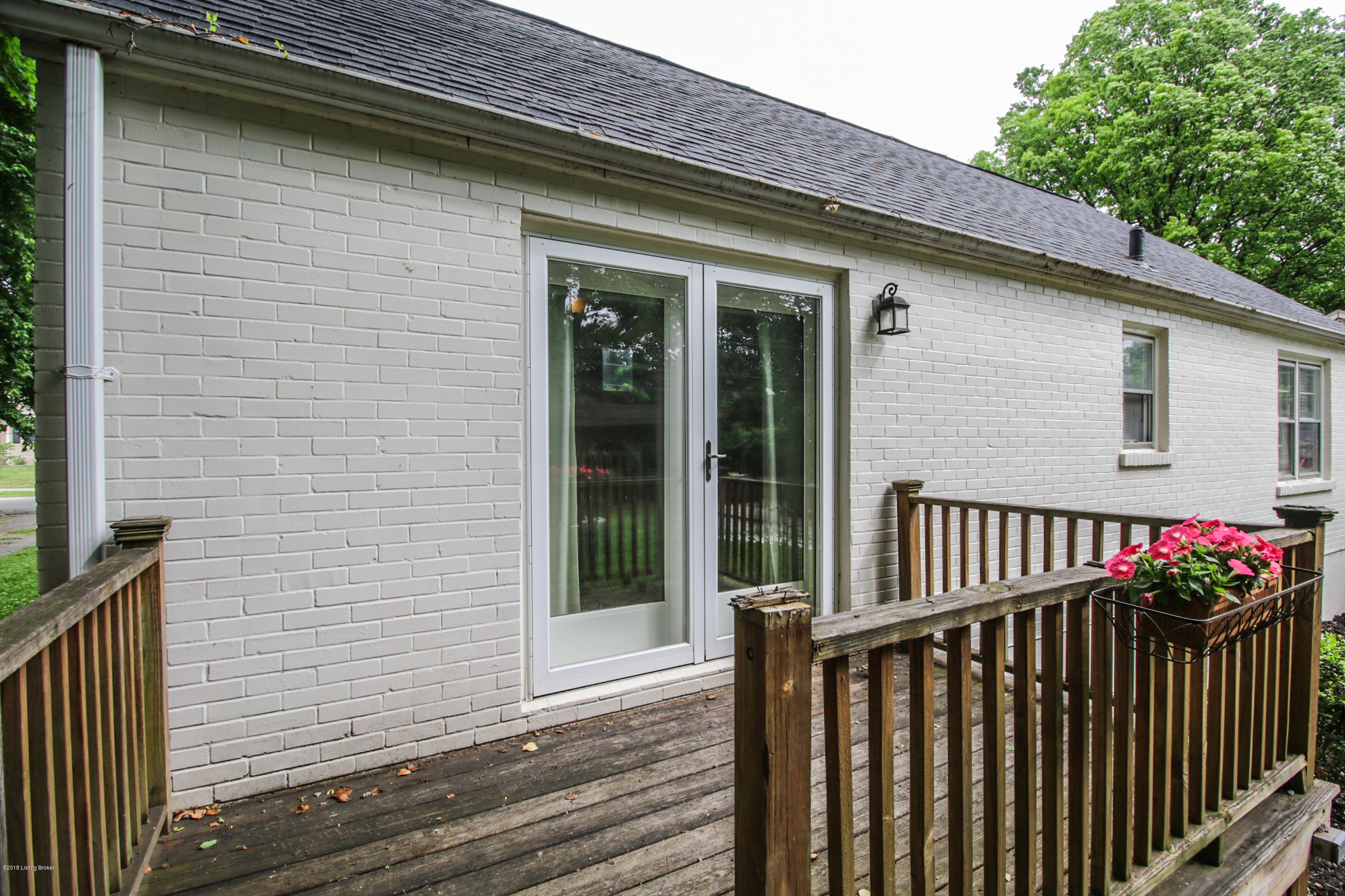 4216 Alton Road Louisville, KY 40207 - Photo 30 of 60 17