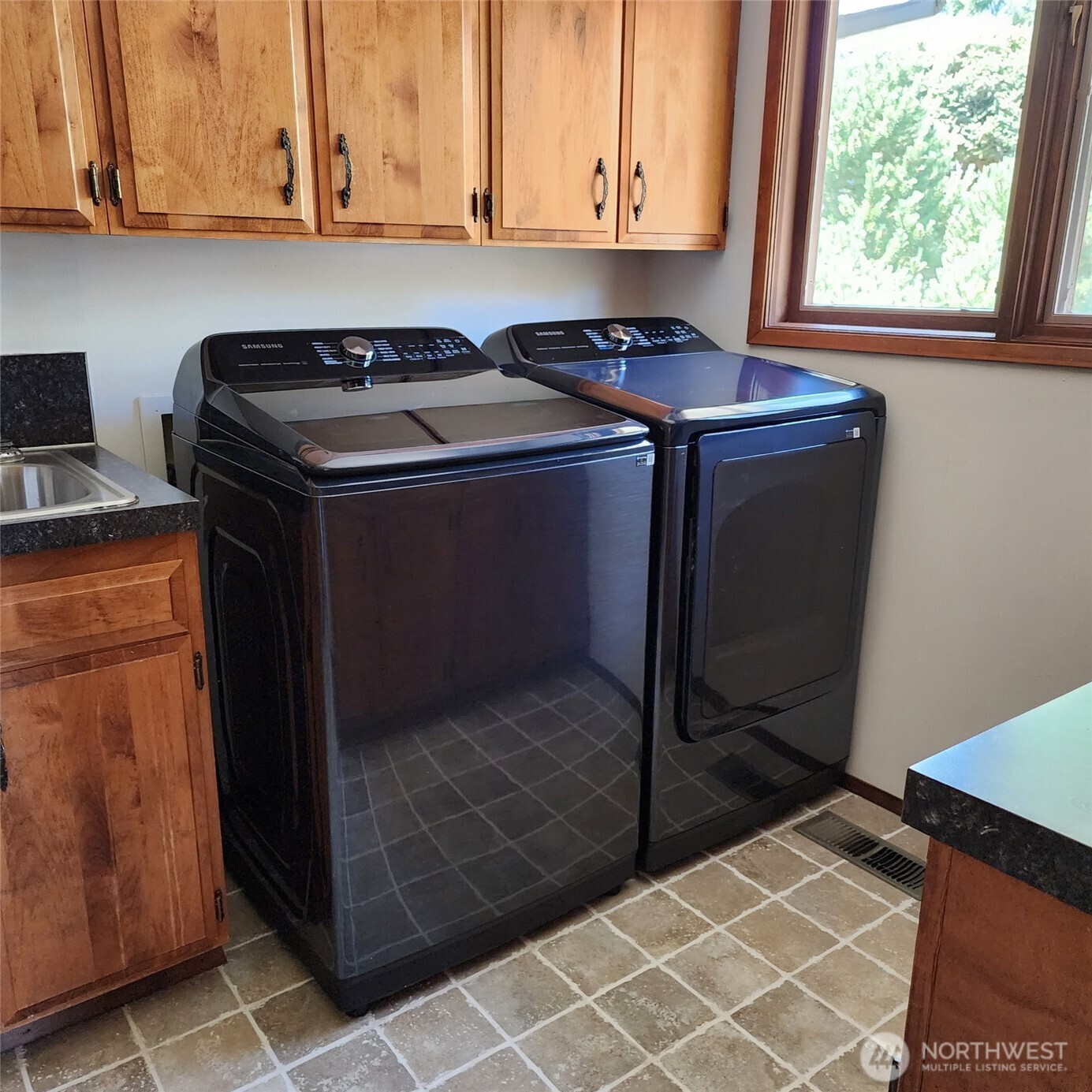 3917 Mallard Point Drive Anacortes, WA 98221 - Photo 20 of 40