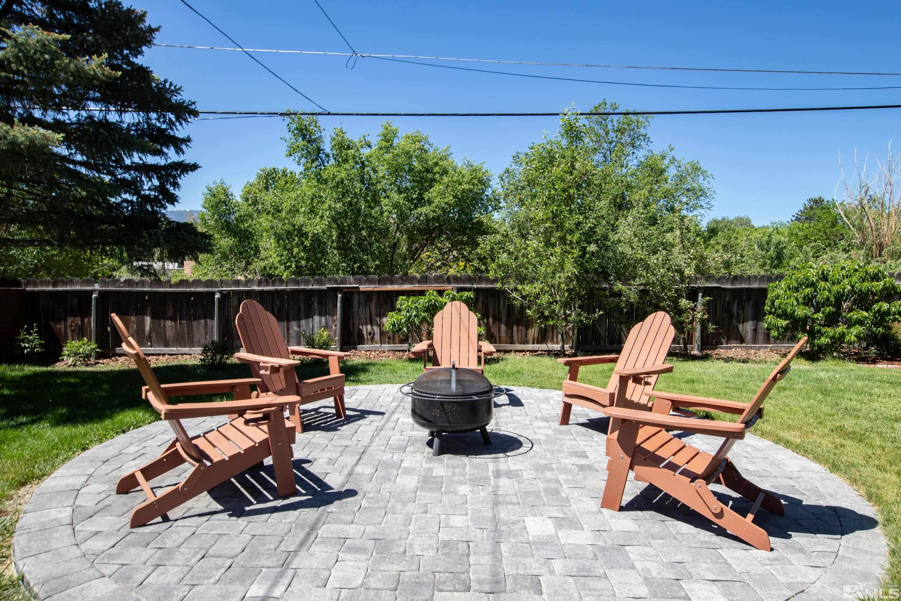 1575 Wesley Drive Reno, NV 89503 - Photo 32 of 40 a view of a lounge chairs in the patio