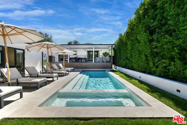 $1,599,999 | 18033 Rosita Street, Encino, CA 91316