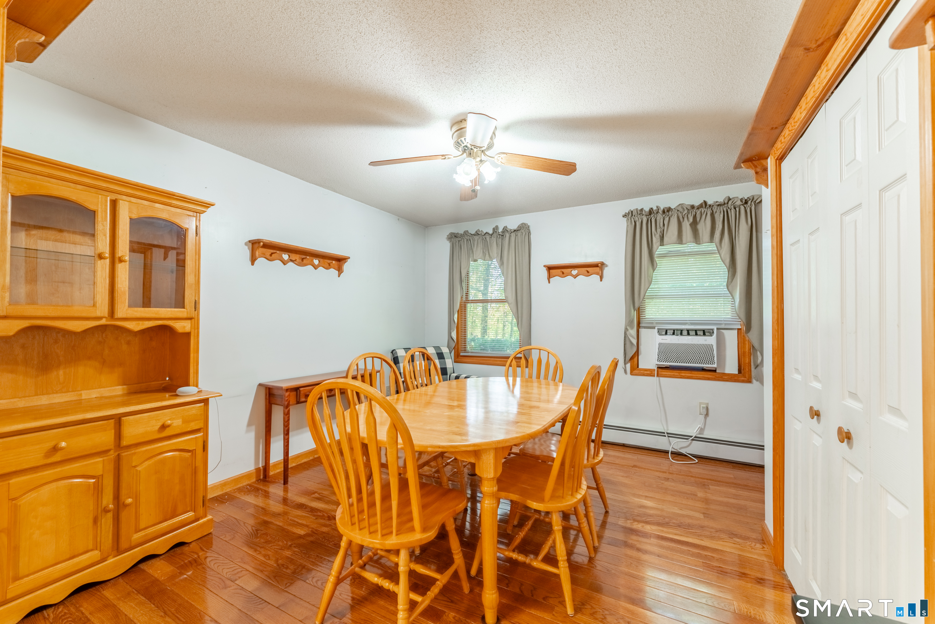 248 Paine Road Pomfret, CT 06259 - Photo 14 of 33 Formal dining