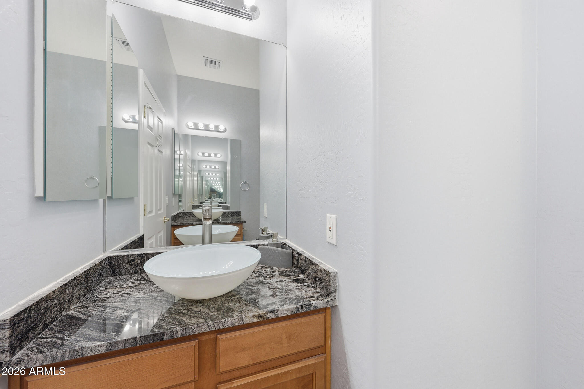 43423 West Venture Road Maricopa, AZ 85138 - Photo 25 of 30 Shared Bathroom