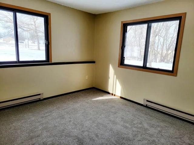 $555 | 320 1st Street, Unit 1, Clinton, MN 56225