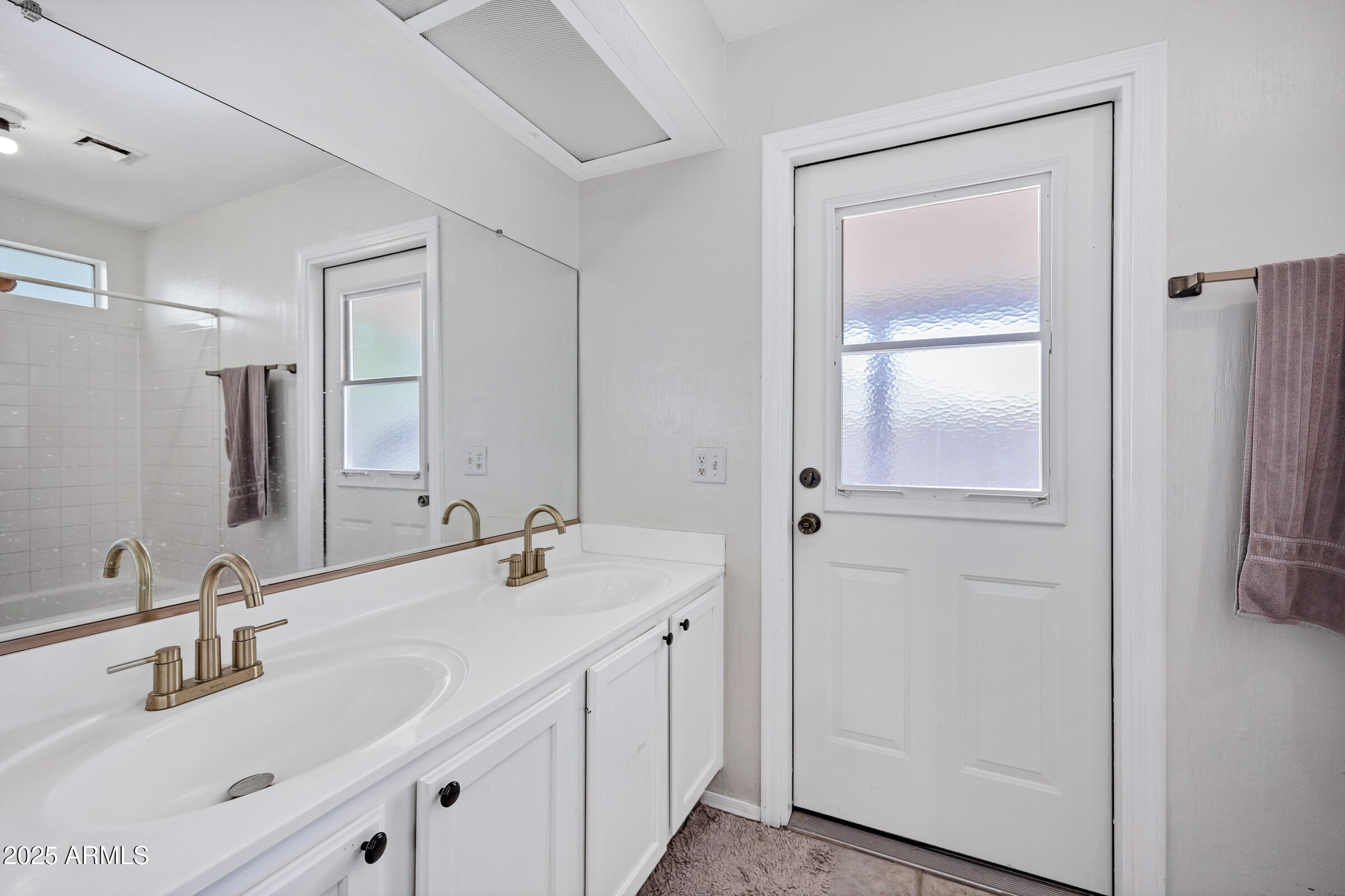 12244 South 45th Street Phoenix, AZ 85044 - Photo 8 of 19 Primary bathroom