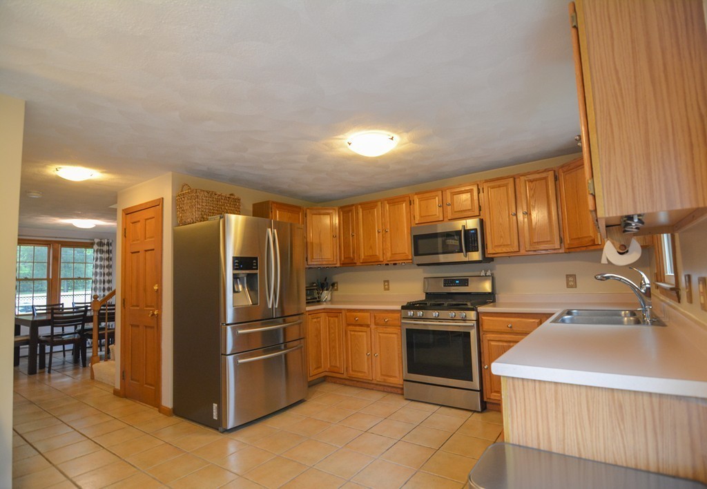 27 Thorndike Road North Andover, MA 01845 - Photo 11 of 29 Gallery Image 11