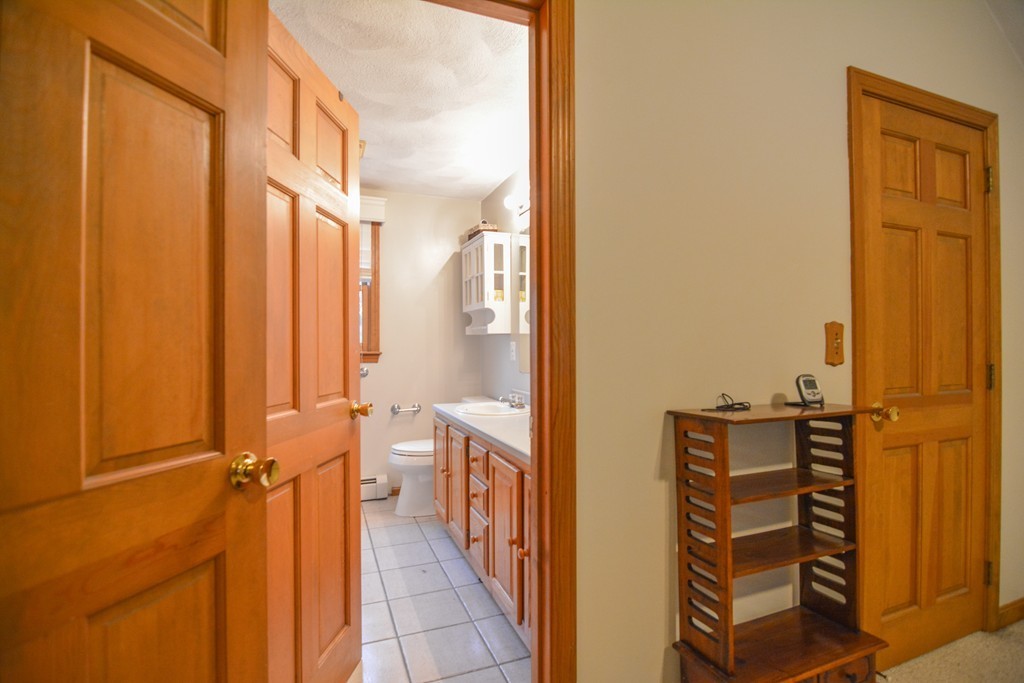 27 Thorndike Road North Andover, MA 01845 - Photo 23 of 29 Gallery Image 23