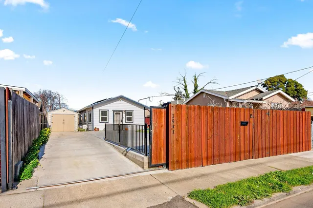 $695,000 | 1941 101st Avenue, Oakland, CA 94603