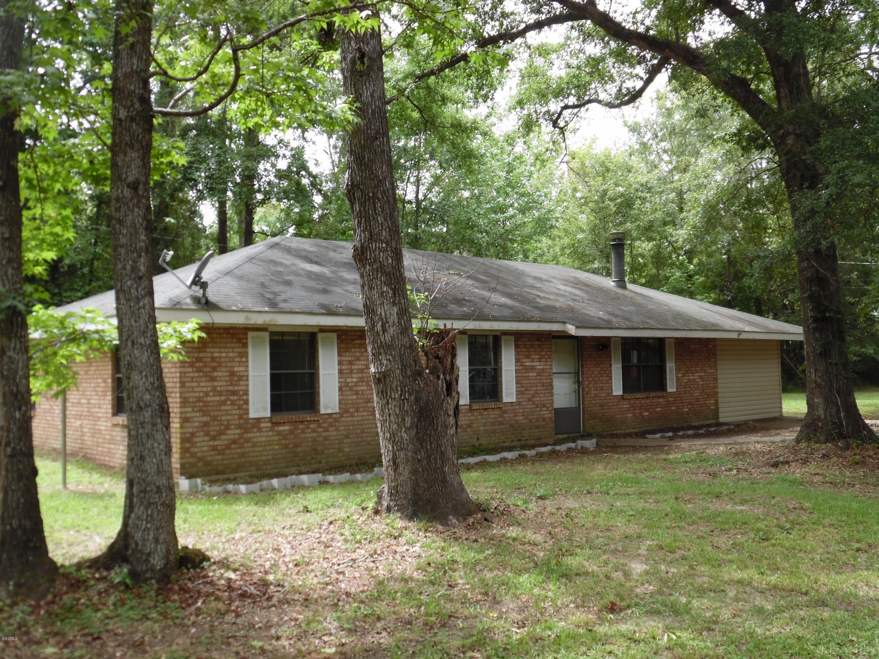 18 Blue Blackmon Road Picayune, MS 39466 - Photo 1 of 7 Front of house