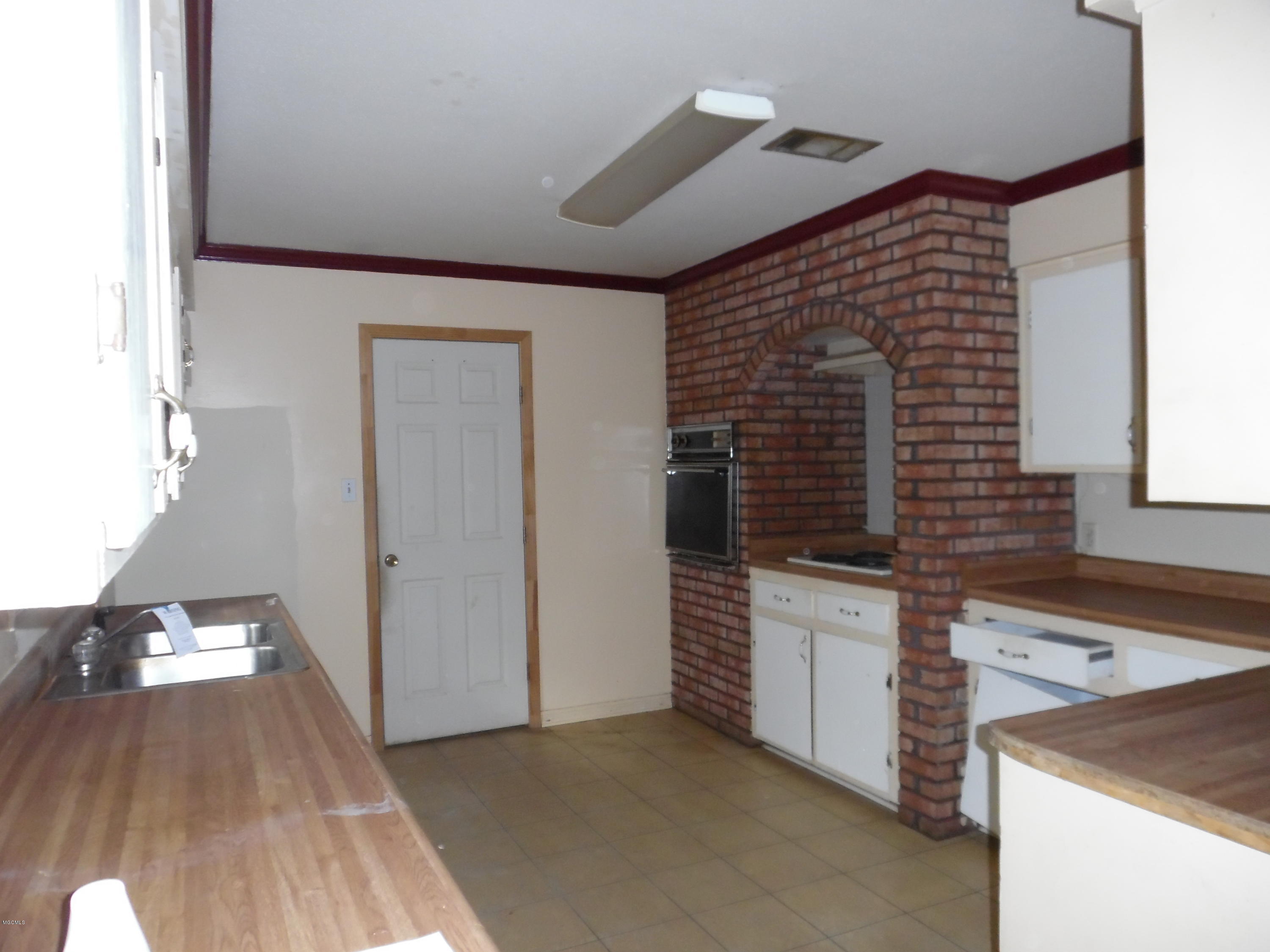 18 Blue Blackmon Road Picayune, MS 39466 - Photo 3 of 7 Kitchen