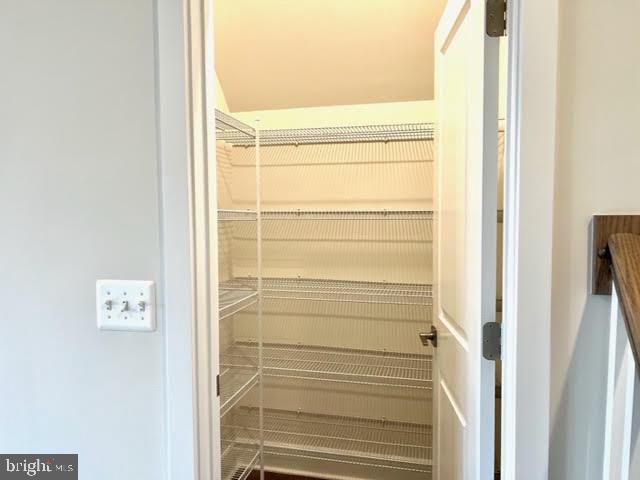 43264 Farringdon Square Ashburn, VA 20148 - Photo 13 of 27 a bathroom with a shower