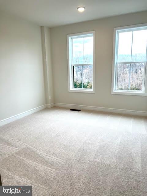 43264 Farringdon Square Ashburn, VA 20148 - Photo 21 of 27 an empty room with windows