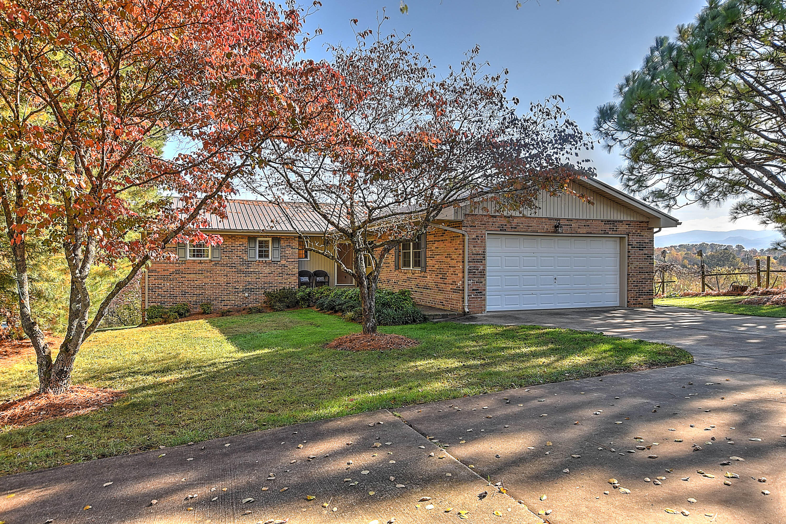 151 White Road Greeneville, TN 37745 - Photo 1 of 36 1