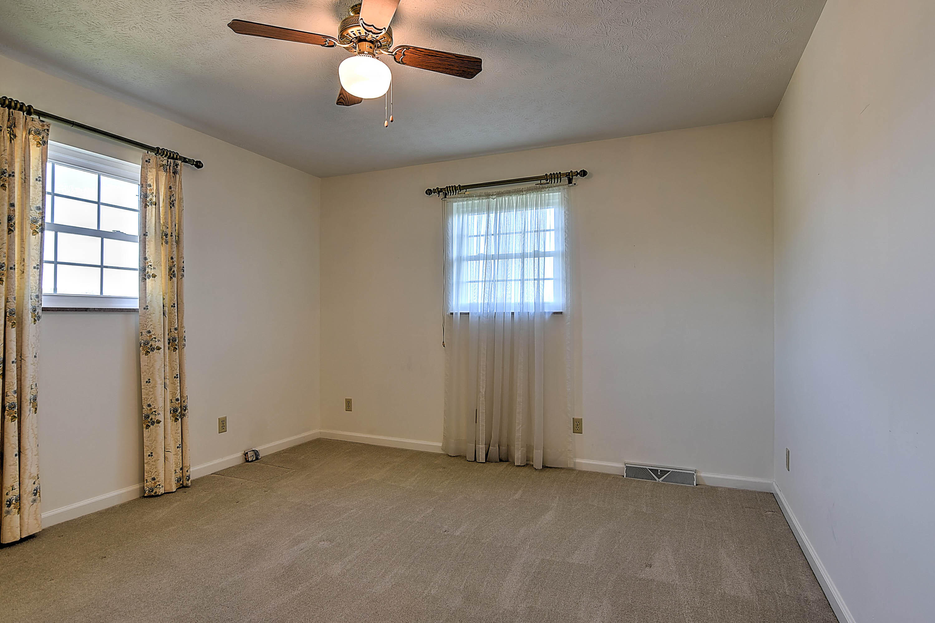 151 White Road Greeneville, TN 37745 - Photo 24 of 36 24