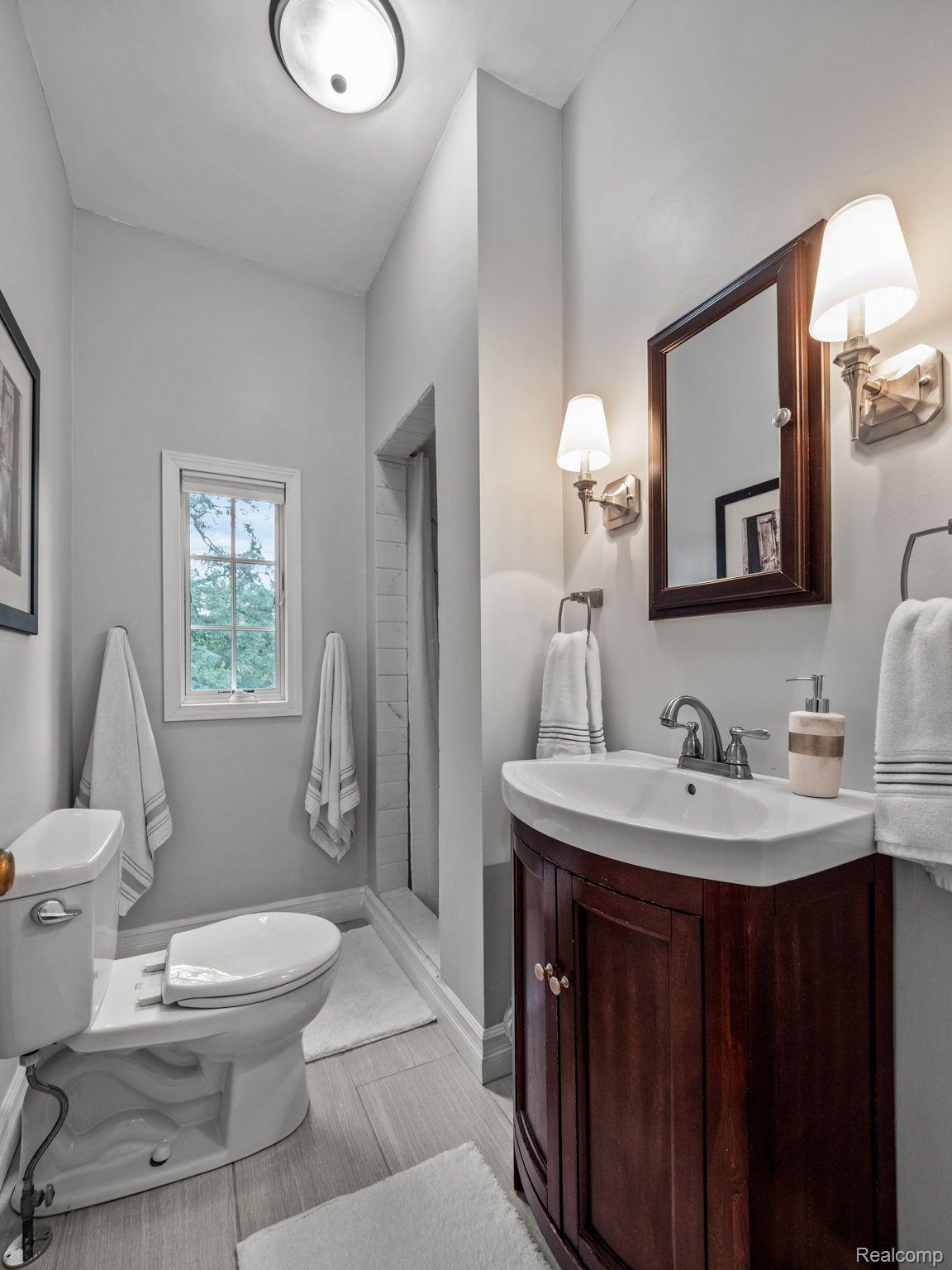 119 South Adams Road Birmingham, MI 48009 - Photo 35 of 73 Primary Ensuite Bath