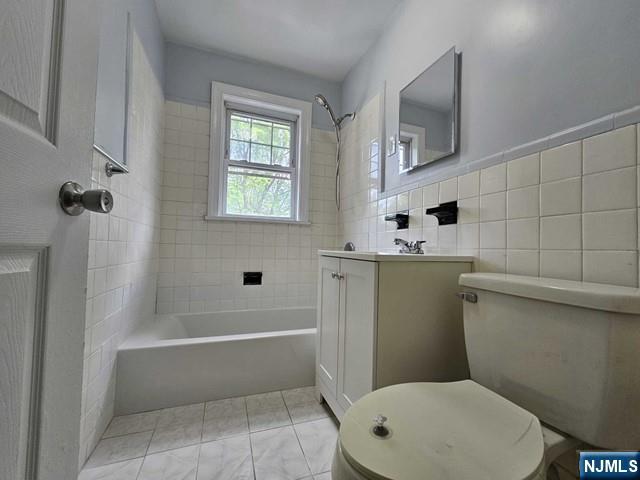 330 Shaler Boulevard, Unit 2 Ridgefield, NJ 07657 - Photo 3 of 5 Gallery Image 3