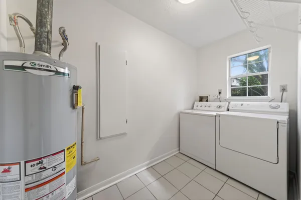 $295,000 | 418 Texas Street, Tomball, TX 77375