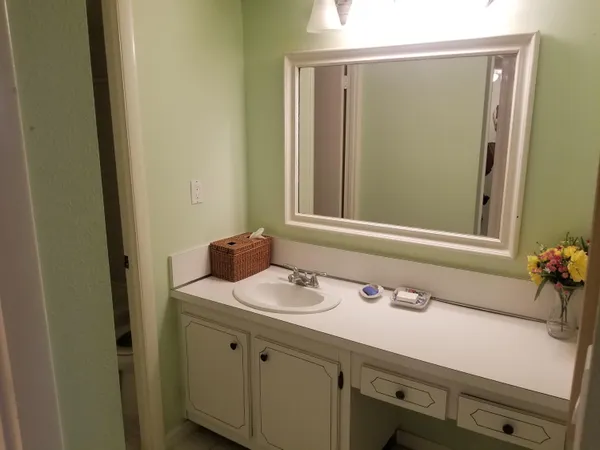 $2,000 | 3540 South Ocean Boulevard, Unit 114, South Palm Beach, FL 33480