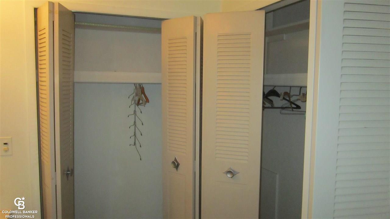 29420 Hoover Road Warren, MI 48093 - Photo 12 of 17 31317113-11.JPG