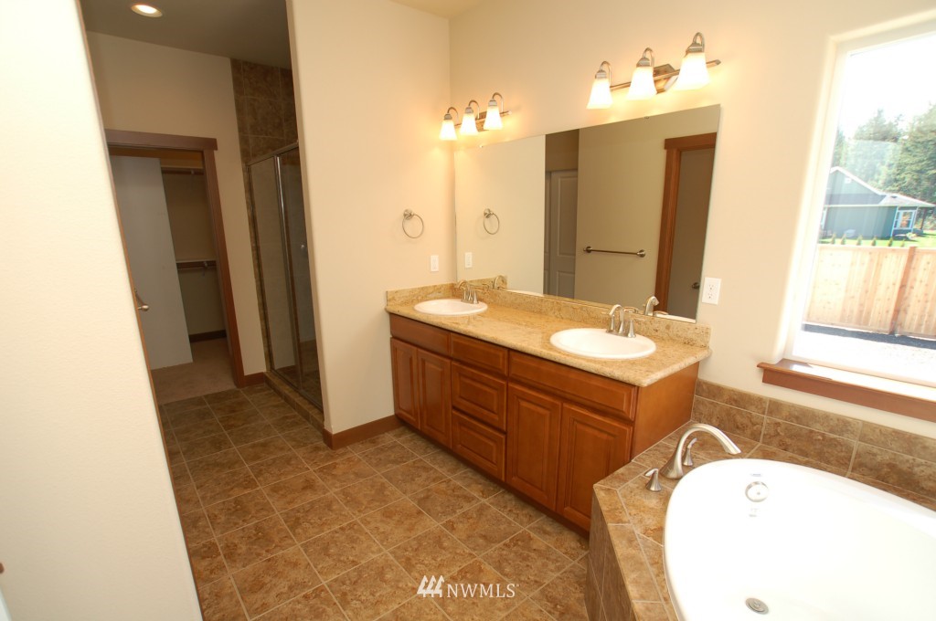8839 Fox Ridge Lane Southeast Olympia, WA 98513 - Photo 6 of 12 Gallery Image 6