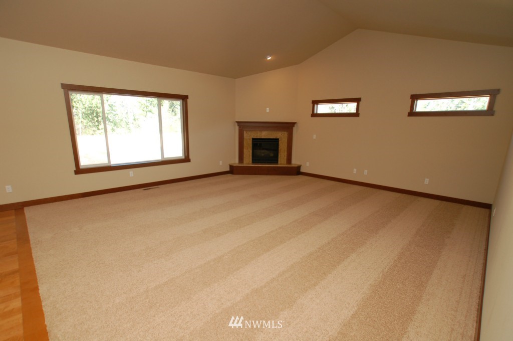 8839 Fox Ridge Lane Southeast Olympia, WA 98513 - Photo 10 of 12 Gallery Image 10