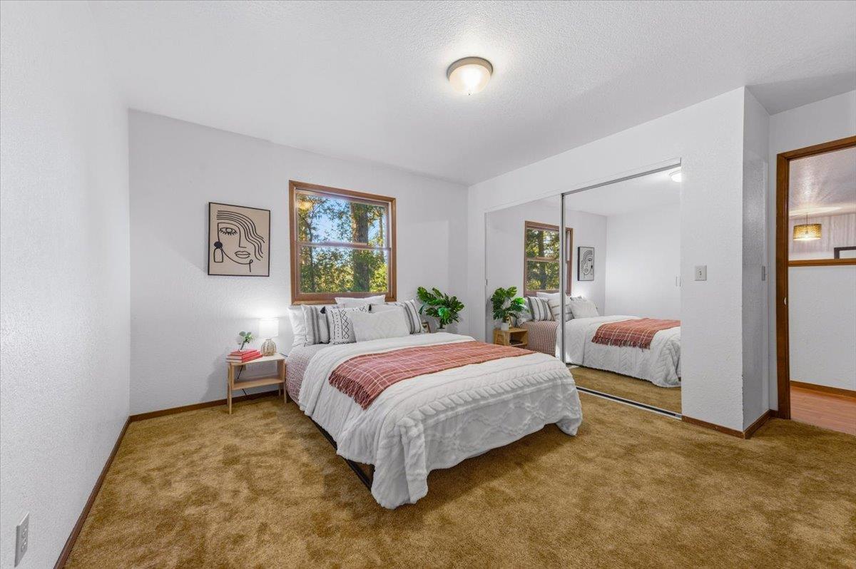 11521 Ragan Way Grass Valley, CA 95949 - Photo 15 of 37 Large Guest bedroom, nice and light!