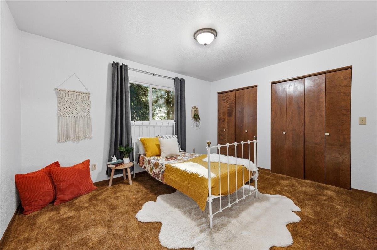 11521 Ragan Way Grass Valley, CA 95949 - Photo 18 of 37 Second bedroom with ample closet space