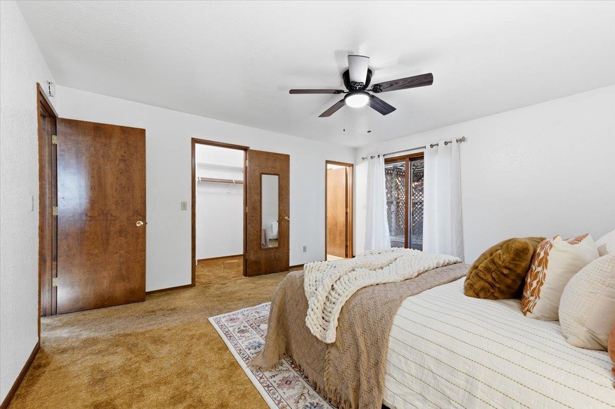 11521 Ragan Way Grass Valley, CA 95949 - Photo 22 of 37 Primary offers a LARGE walk-in closet and bathroom with tub/shower and window.