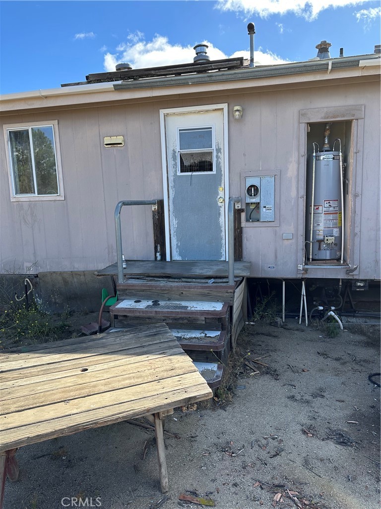 43043 Ardia Road Hemet, CA 92544 - Photo 7 of 53 Rear Door.